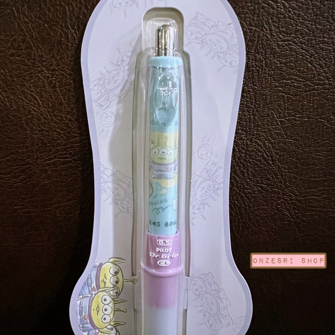 ดินสอกดเขย่าไส้ Dr.Grip PlayBorder ลาย Toy Story (Alien Green Man) สีฟ้า ตรงที่จับสามารถถอดสลับสีกันได้