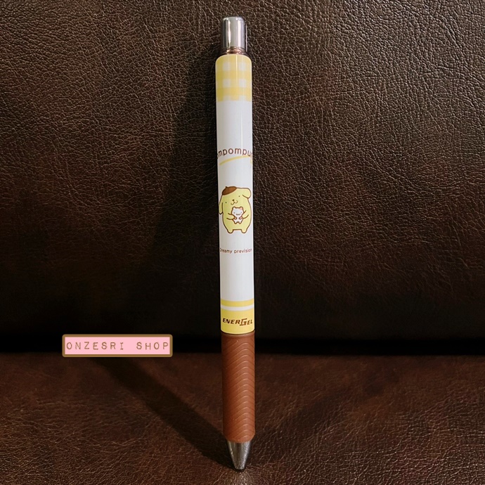 ปากกา Pentel Energel จากญี่ปุ่น ลาย Pompompurin สีขาวน้ำตาล หัว 0.5 หมึกสีดำ