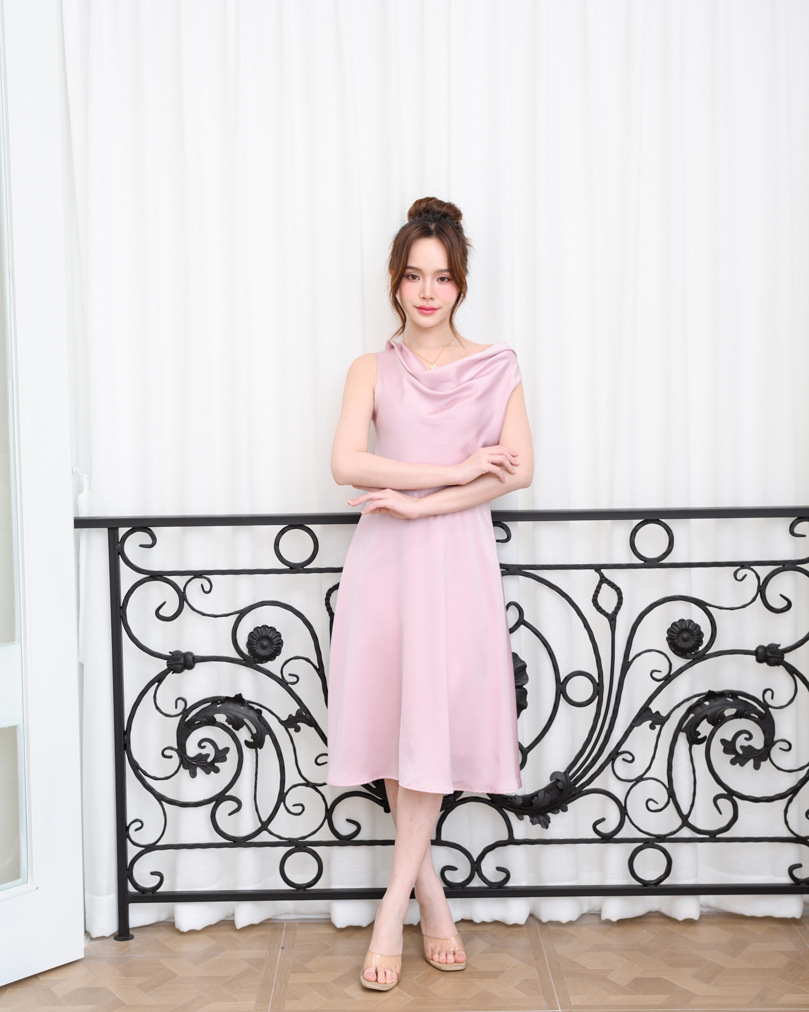Amour Dress : สีชมพู (โบว์ผูกได้หลายแบบ)