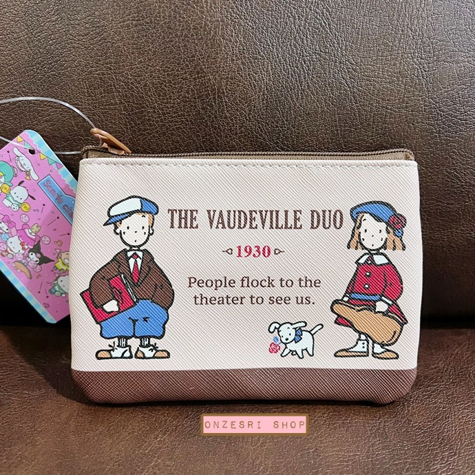 กระเป๋า Sanrio Characters Retro Collection Pouch & Tissue Case แบบ The Vaudeville Duo ด้านหลังใส่ทิชชู่ได้ มีซิปปิดเปิด ขนาด 13 x 9.5 x 0.7 ซม. ทำจาก PVC