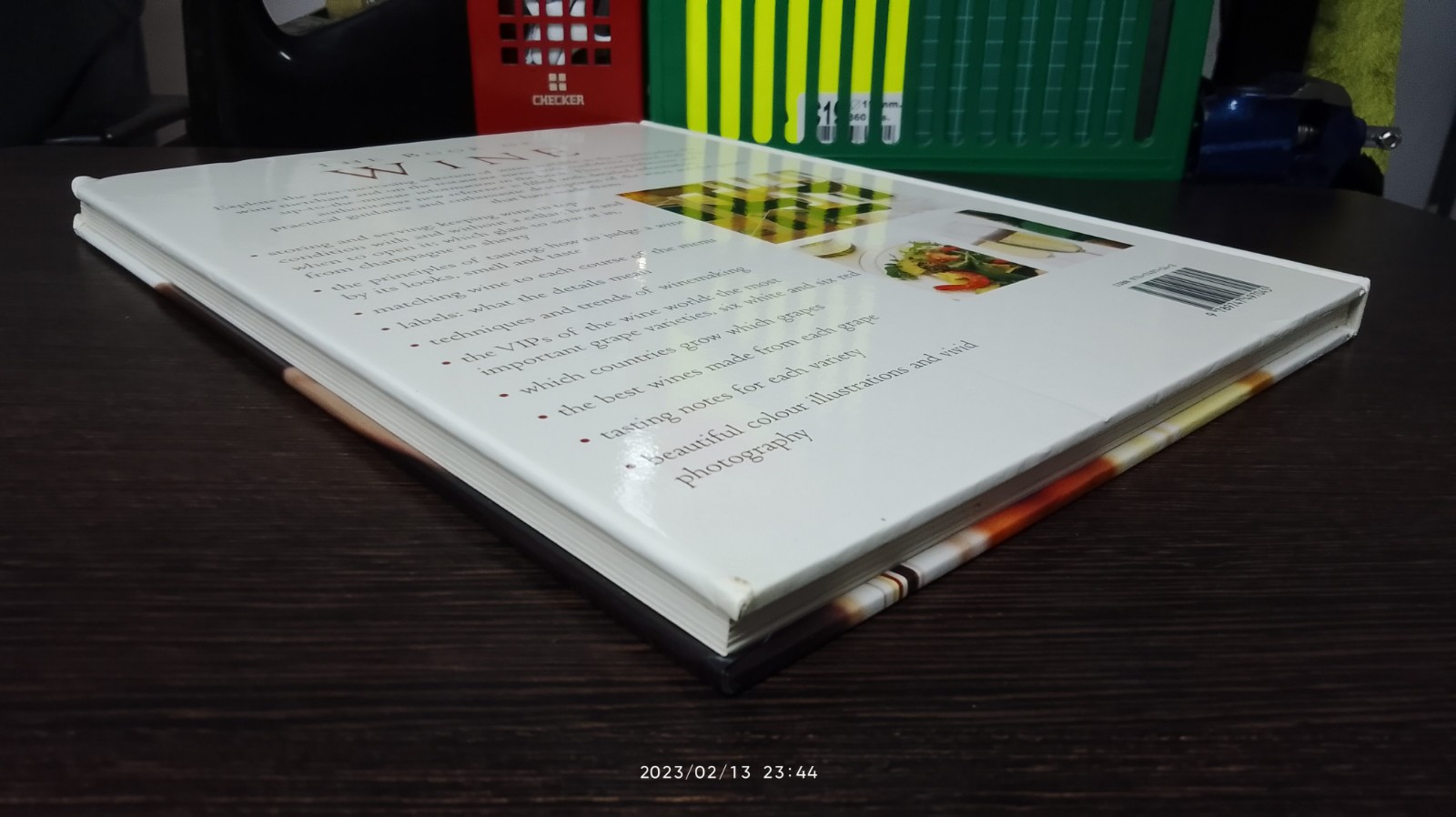 THE BOOK OF WINE / STUART WALTON