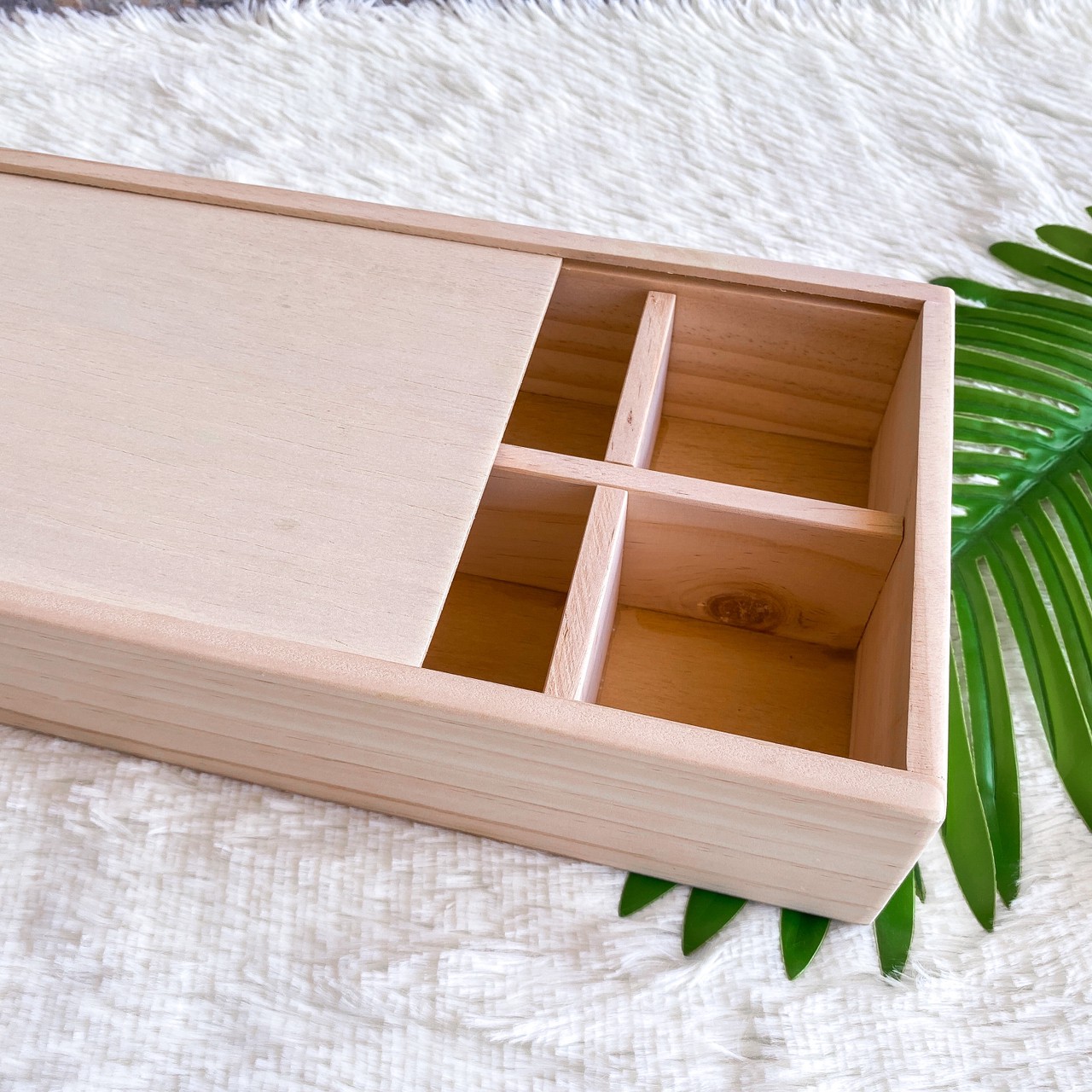 กล่องไม้สนฝาสไลด์ (Wooden pine box)