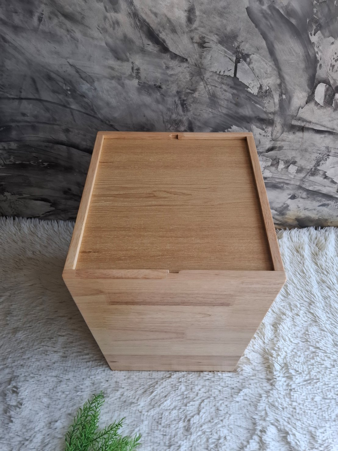 กล่องฝาสลได์