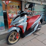 โห้!! นึกว่าจะไม่มีเข้ามาซะล่ะ...แต่มาทีนี่ก็สมที่รอเลย HONDA CLICK150I ตัว Keyless รถปี 62 Options ครบๆ ''รถบ้านแท้มือเดียว'' สภาพสวยกริ๊บ เครื่องเดิมขี่ดีไม่มีอุบัติเหตุ ห้องเครื่องใสใส