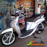 รถสภาพสวยเนี๊ยบน้องๆป้ายแดงเลย เดิมจัดทั้งคัน เครื่องดีเวอร์เงียบกริ๊บไม่เคยแกะ สตาร์ททีเดียวติด ชุดสีสดสวยแท้ทั้งคัน