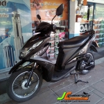 ตัวรถเครื่องดีเดิมไม่แกะ โคตรเงียบ แถมยังวิ่งดีมาก ชุดสีสวยแท้ติดรถทั้งคันมีรอยถลอกบางๆ เพียงเล็กน้อยเท่านั้น