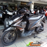 ตัวรถสวยเดิมจัดทั้งคัน เครื่องดีเดิม ไม่เคยแกะ ขี่นิ่มๆเลยแถมยังวิ่งดีมาก ชุดสีสวยแท้ติดรถทั้งคันมีรอยบางๆ เพียงเล็กน้อยเท่านั้น ล้อเดิมซี่ลวดไม่มีสนิม