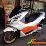 "รุ่นที่ใครก็อยากได้" HONDA PCX150 <Smartkey~ จดทะเบียนปี 2018 เลยจ้า รถบ้านมือเดียวขนานแท้ เครื่องไม่เคยแกะ สีขาว-ส้มโดนๆ แท้ติดรถทั้งคัน