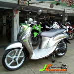 "ใหม่กว่านี้ต้องป้ายแดงแล้ว" YAMAHA FINO125 DELUXE จด 04/61 ~รถ2เดือน5ร้อยโลแท้~ รถบ้านมือเดียวสภาพน้องป้ายแดง มาพร้อมระบบ Stop & Start ดับ-ติดอัตโนมัติ สภาพเครื่อง 99% แทบไม่ได้ใช้งาน ประวัติดีชุดสีสวยกริ๊บ