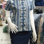 เสื้อหม้อห้อมคอจีนกระดุมจีนแขนสั้นลายไทยฟ้าขาว