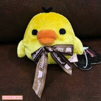 ตุ๊กตา Kiiroitori ขนเหลืองทองวิ้ง โบว์สีน้ำตาล แบบนั่ง ขนาด 7 x 8 ซม.