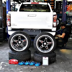 U-PRO 18x9.5-10.5 5x114.3 SKYRACE R-08 245/45R18 275/40R18