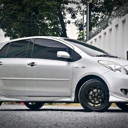 ล้อแม็กซ์ CE28 HF918S1 ขอบ15นิ้ว ยาง FIRENZA ST01A 195/55R15 85V ติดตั้งใส่ TOYOTA YARIS