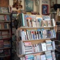 มุมหนังสือ