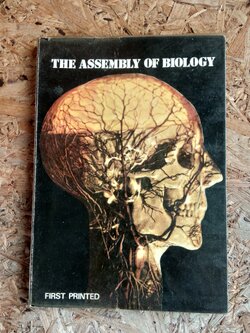 THE ASSEMBLY OF BIOLOGY