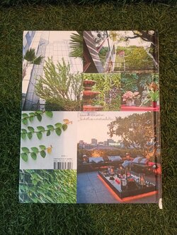 VERTICAL & ROOF GARDEN จัดสวนสวยบนผนังและหลังคา (หนังสือมีรอยชำรุดที่สันปก) / รศ.พาสินี สุนากร & ทิพาพรรณศิริเวชฎารักษ์