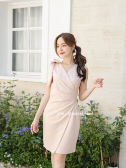 Dacia Bow Shoulder Dress – สีครีม