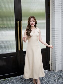 Grace Ribbon Maxi Dress : สีครีม