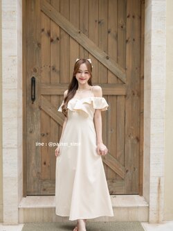 Stella Maxi Dress : สีครีม