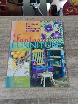 FANTASTIC FURNITURE / MICKEY BZASKETT