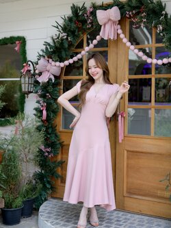Petal Sway Maxi Dress : สีชมพู