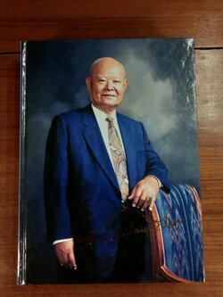 อนุสรณ์ในงานพระราชทานเพลิงศพ นายสง่า กุลกอบเกียรติ