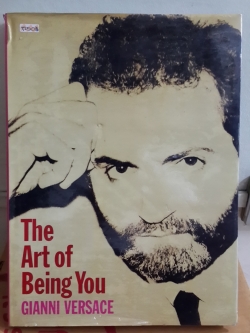 The Art of Being You / GIANNI VERSACE (ปกแข็ง)