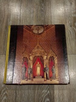 พระมหากษัตริย์ในพระบรมราชจักรีวงศ์กับประชาชน ที่ระลึกสมโภชกรุงรัตนโกสินทร์ ๒๐๐ ปี พ.ศ.2525 / สำนักราชเลขาธิการ