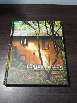 Living Nature บ้านสวย อยู่สบาย ของคนรักธรรมชาติ / ภัทรสิริ อภิชิต