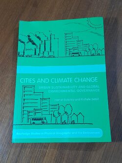 CITIES AND CLIMATE CHANGE / Harriet Bulkeley and Harriet Bulkeley