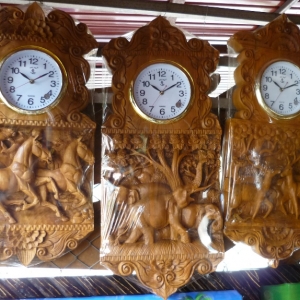 นาฬิกาไม้สัก