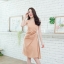 **เหลือแต่ M** Silvia Drapery Satin Dress : สีน้ำตาลทอง